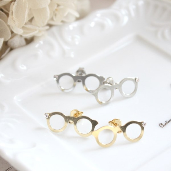 【免費送貨】眼鏡單孔耳環【日本製】 第1張的照片