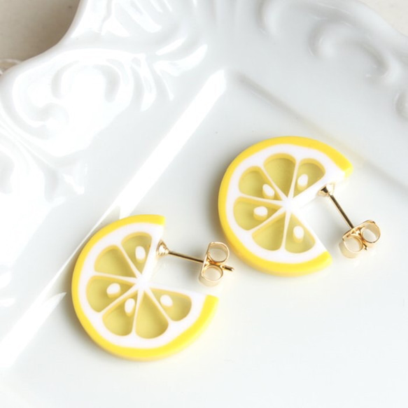 切片檸檬帶籽直孔耳環【日本製造】 第1張的照片