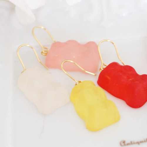 美品！guriguriグリグリ 安全ピン＆グミベアピアス グミベアピアス/イヤリング【日本製】P-2928 ピアス（フック・チェーン