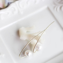 SILVER925（銀色）半設計珍珠線耳環 [日本製造] P-3022 第2張的照片