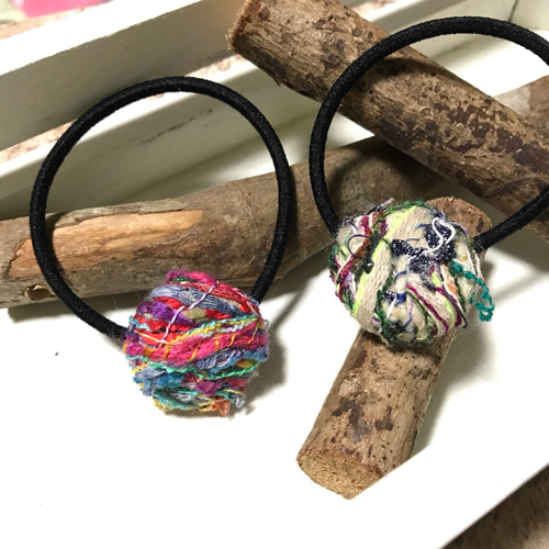 引き揃え糸　ヘアゴム着用例 引き揃え糸ヘアゴム着用例