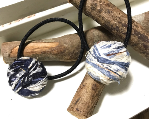 引き揃え糸　ヘアゴム着用例 引き揃え糸 ヘアゴム M『denim』 ヘアゴム imyum 通販 4070446｜Creema