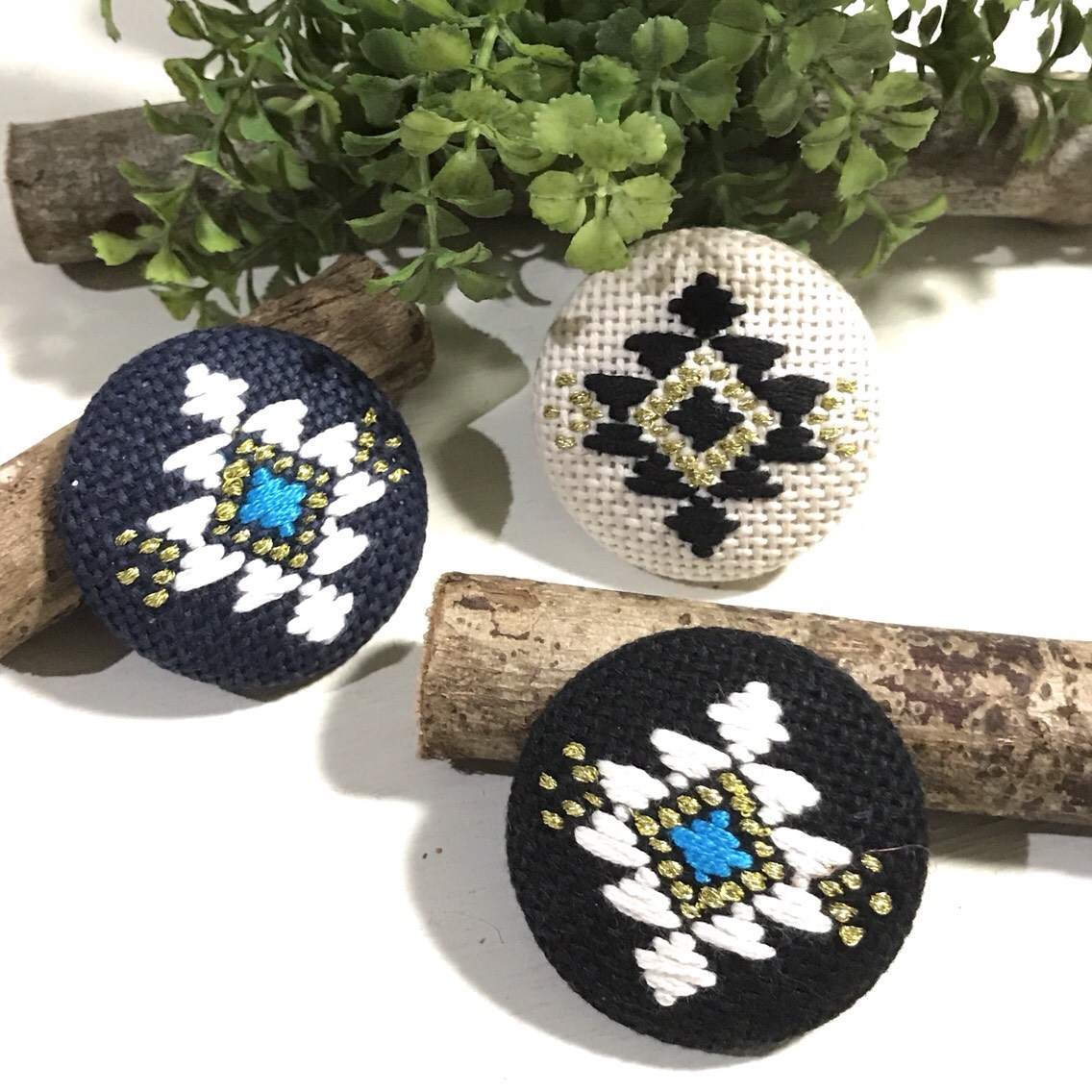 ネイタルデザイン×オジャガデザイン　ブローチ2個まとめ売り