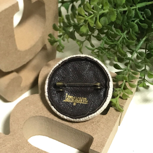★パリ五輪★【マコンエレスコワ】手刺繍ブローチ チキン ☆パリ五輪☆【マコンエレスコワ】手刺繍ブローチ チキン