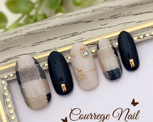 ネイビーベースのチェック柄ネイルチップ No.61 ネイルチップ