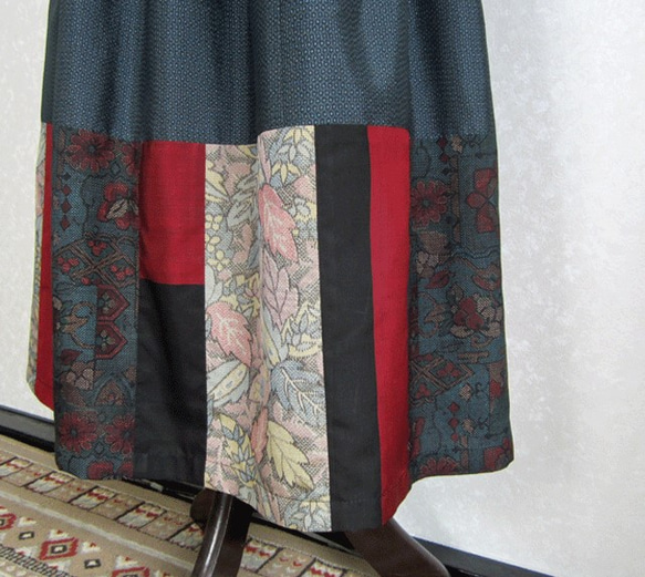 着物リメイク♪4種類の大島紬で裾パッチスカート（裏地付き）丈７７ｃｍ 3枚目の画像