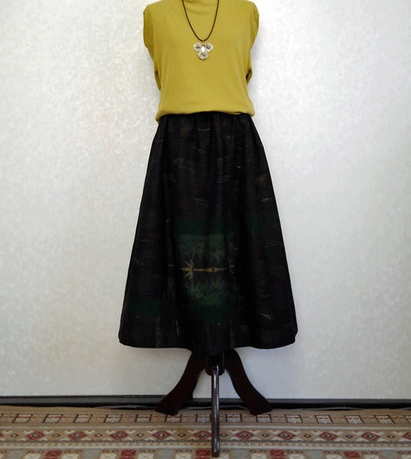 着物リメイク♪3着の紬で作ったシックなパッチスカート（裏地付き）丈７５ｃｍ 1枚目の画像