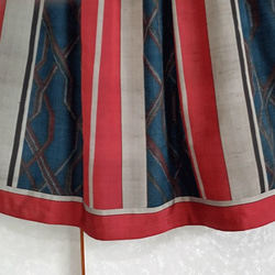 着物リメイク♪縞柄と幾何学模様の2着で作ったストライプスカート（裏地付き）丈７７ｃｍ 3枚目の画像