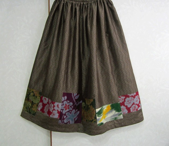 着物リメイク♪大島紬と銘仙のシックなパッチスカート　丈７５ｃｍ（裏地付き） 2枚目の画像