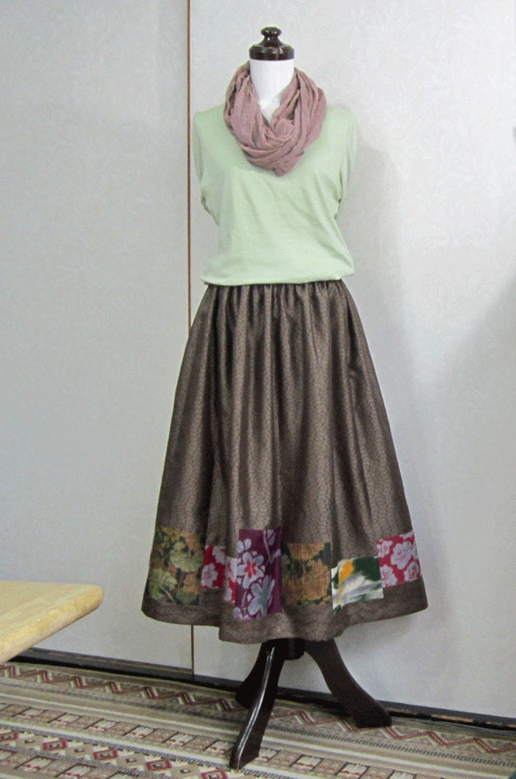 着物リメイク♪大島紬と銘仙のシックなパッチスカート　丈７５ｃｍ（裏地付き） 5枚目の画像