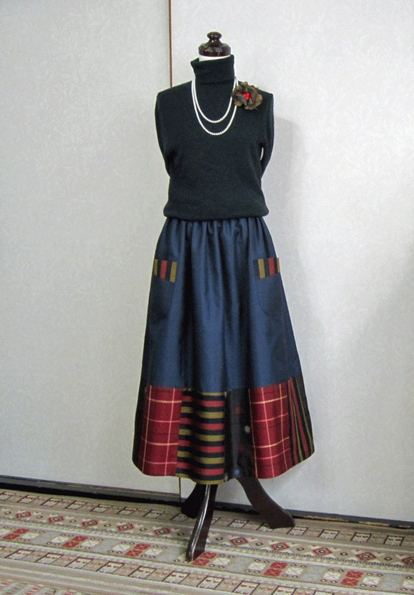 着物リメイク♪大島紬４種（亀甲・ストライプ・ドット・チェック）でモダンなスカート：丈７８ｃｍ（裏地付き 5枚目の画像