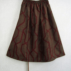 着物リメイク♪幾何学模様の十日市紬でシンプルスカート（裏地付き）：丈７８ｃｍ 2枚目の画像