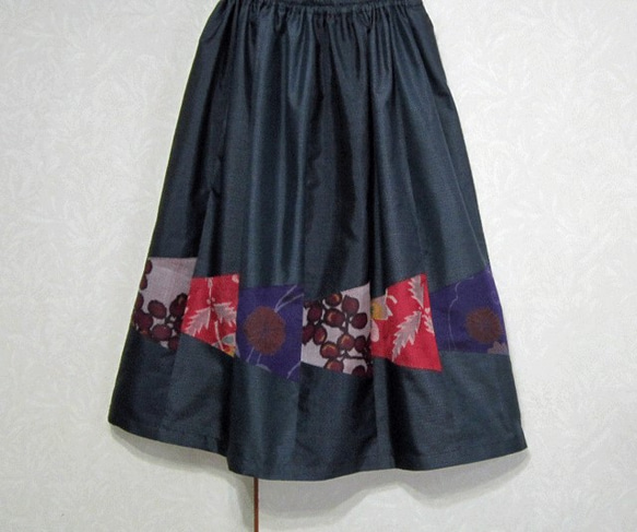 着物リメイク♪泥大島紬と銘仙のパッチスカート（裏地付き）：丈７７ｃｍ（再出品） 2枚目の画像