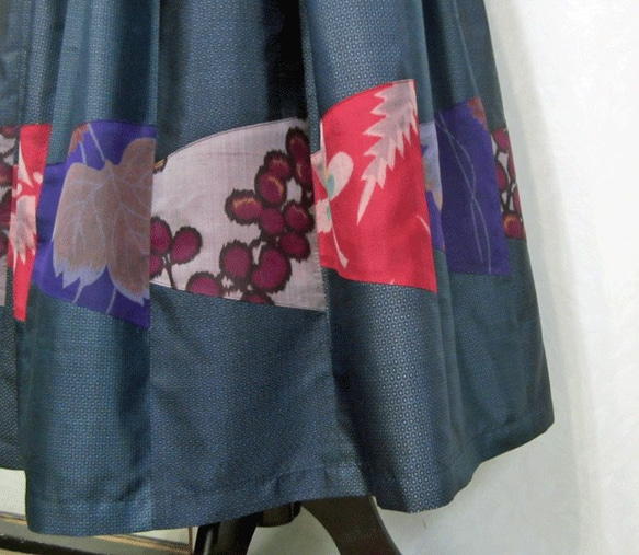 着物リメイク♪泥大島紬と銘仙のパッチスカート（裏地付き）：丈７７ｃｍ（再出品） 3枚目の画像