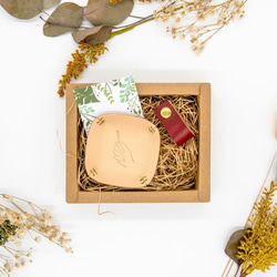 聖誕禮盒/交換禮物-置物盤(紅土咖)+集線器 第1張的照片