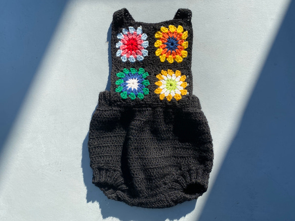 グラニースクエア サロペット　オーバーオール　パンツ　モチーフ編み　　手編み 受注制作】グラニースクエア キッズ サロペット ロンパース ロンパース