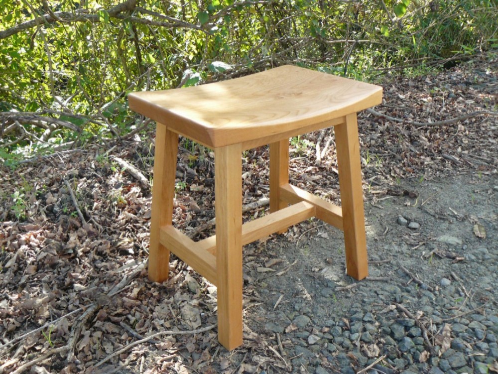 ナチュラルでおしゃれなアルダー材スツール 17,760円