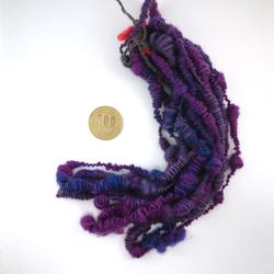 手紡ぎの毛糸（紫・青の混色） 1枚目の画像