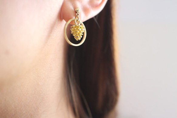 小金松-松果黃銅耳環-可改夾 第4張的照片
