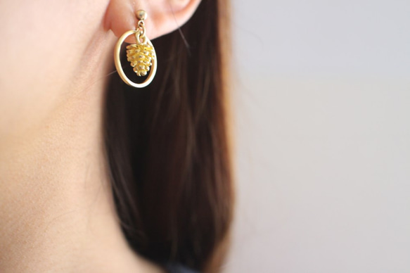 小金松-松果黃銅耳環-可改夾 第6張的照片