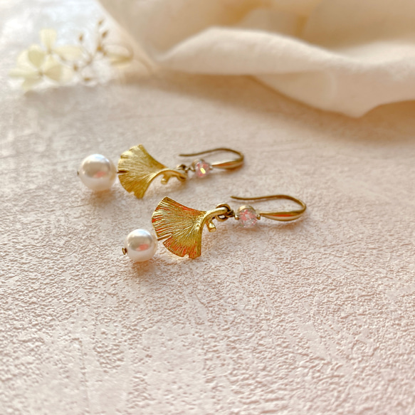 雪冬銀杏- 珍珠 黃銅耳環-可改夾 第7張的照片