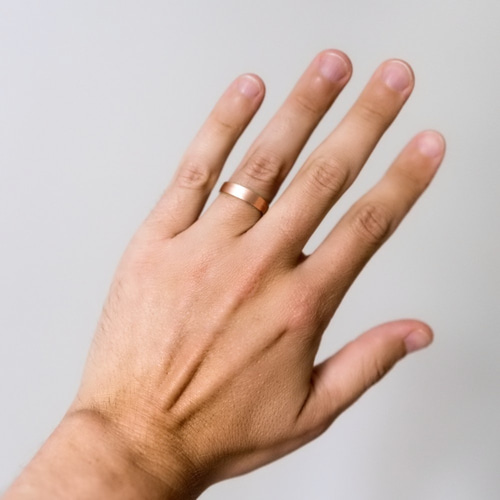 ミニマリストマット 18K ローズゴールド、イエローゴールド ミニマリストマット 18K ローズゴールド、イエローゴールド