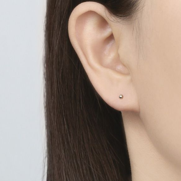 日本純 18K 黃金迷你極簡圓珠耳針耳釘 第4張的照片