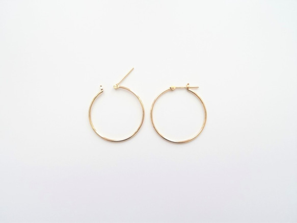 18K Solid Yellow Gold Delicate Tubular Hoop Earrings - 25mm 3枚目の画像