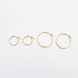 18K Solid Yellow Gold Delicate Tubular Hoop Earrings - 25mm 7枚目の画像