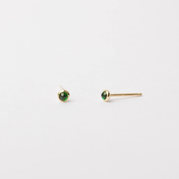 迷你天然沙弗萊石 極簡包鑲 純 14K 金耳釘耳環 2.5mm | 祖母綠色系綠寶石 第1張的照片
