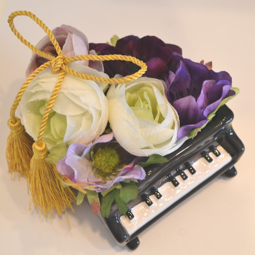 ローリンピアノ Sound of Music・ピアノ型フラワーリングピロー リングピロー