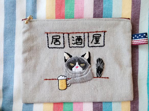 飲んだくれ猫ちゃん刺繍ポーチ（1点限り） ポーチ るる！ 通販 2611481
