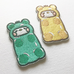 布の種のバイオ|クマのグミ刺繍作品/ブローチ 4枚目の画像