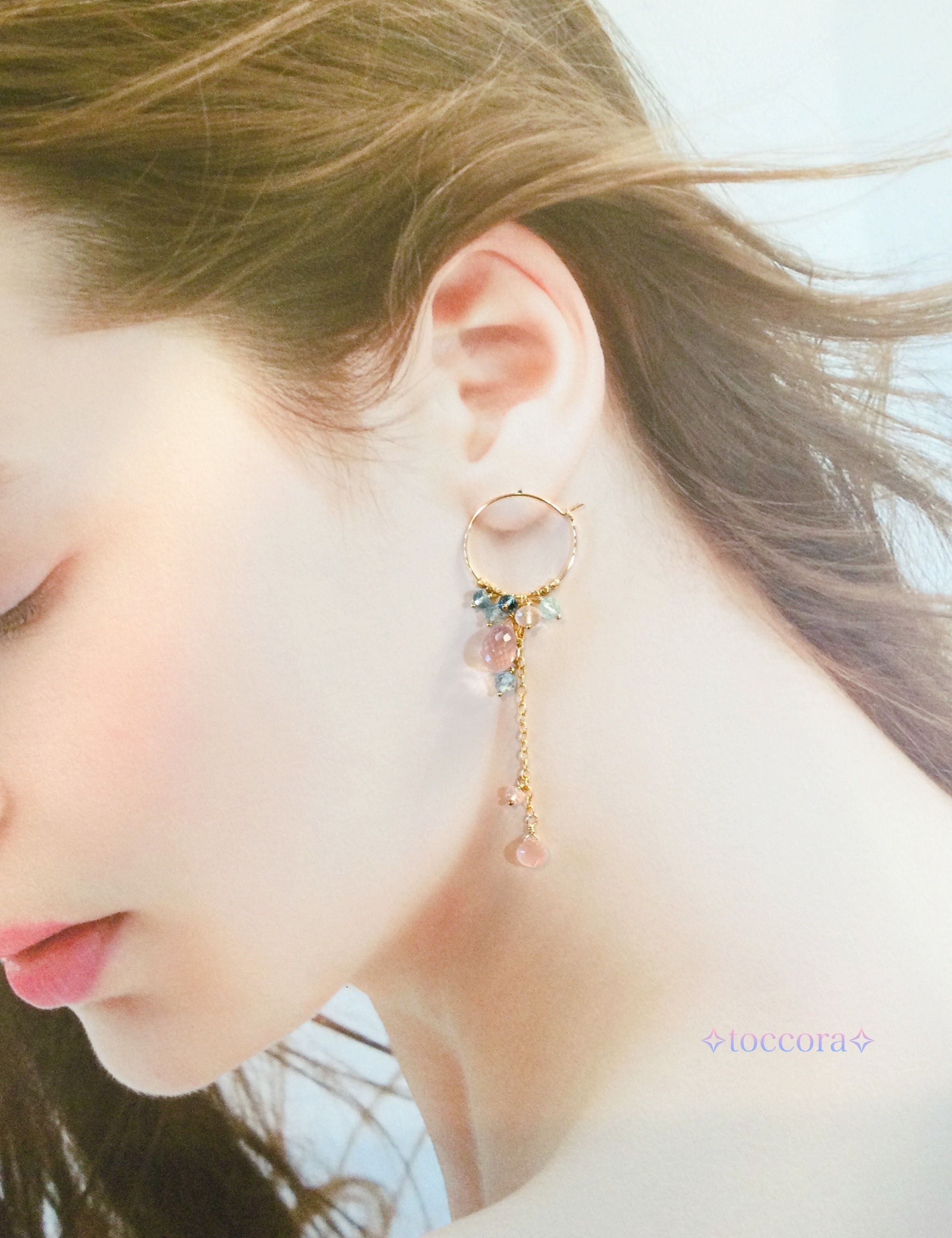 送料無料 天然石と14kgf∗*ﾟ春のフープピアス〜ローズクォーツ＆ブルートパーズ〜アシンメトリー 6,956円