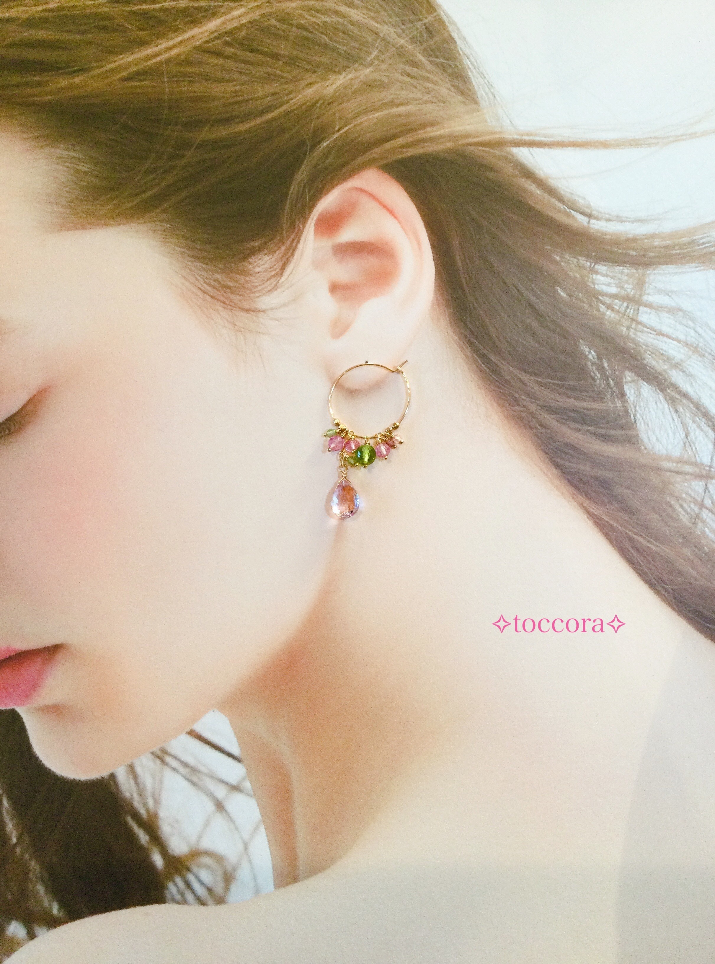 天然石と14kgf∗*ﾟ春のフープピアス〜ピンクトパーズ＆ペリドット〜 6,480円