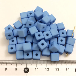 マットビーズ　acrylic cube beads　20個　ライトブルー 2枚目の画像