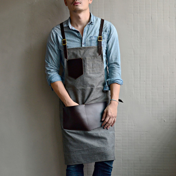 日本への送料無料！【歯車の透明マント】クロスベルトデザイン 牛革