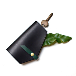 【叢林夜曲的素材】牛皮鑰匙包 黑色綠色皮革 可放卡片悠遊卡信用卡零錢包x卡片夾 客製刻字當禮物 第2張的照片