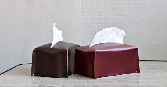 【偏執狂的寶盒】牛皮衛生紙盒 紅棕色皮革面紙盒 入厝禮物 客製刻字當禮物 聖誕節 交換禮物 第10張的照片