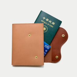 【上帝旅行的意義】植鞣牛皮護照套 原色X棕色護套夾 刻字禮物 第2張的照片