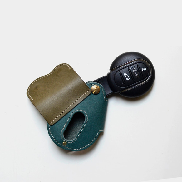【橄欖樹製的迷你輪框】MINI COOPER 汽車鑰匙包 綠色牛皮 皮革 第2張的照片