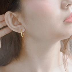 18kフープピアス D0.5