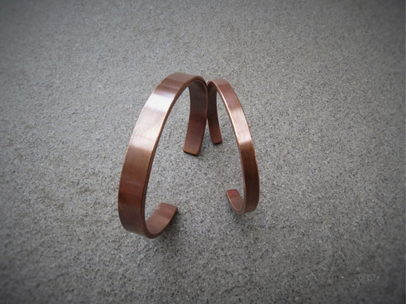 【刻字】簡約C型手環 - 紅銅復古款 | 情侶對環 客製化 情人禮物 第9張的照片