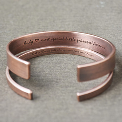 【刻字】簡約C型手環 - 紅銅復古款 | 情侶對環 客製化 情人禮物 第3張的照片