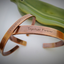 【刻字】簡約C型手環 - 紅銅復古款 | 情侶對環 客製化 情人禮物 第10張的照片