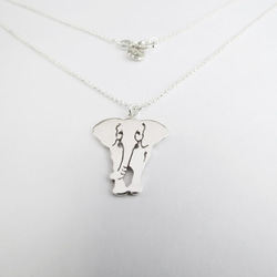 微笑大象 - 經典動物鏤空 (純銀項鍊 女款 鎖骨鍊 可愛 手工銀飾) 第1張的照片