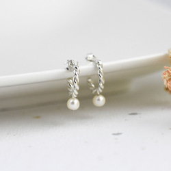 珍珠麻花捲 | 925純銀 圈式耳環 簡約 手工銀飾 第2張的照片