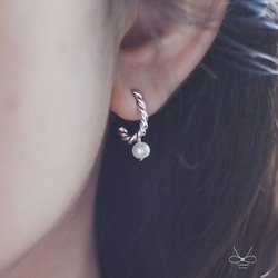 珍珠麻花捲 | 925純銀 圈式耳環 簡約 手工銀飾 第7張的照片