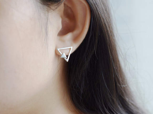 裸系 - 三角形耳環 | 925純銀 女款 可改夾式 簡約 手工銀飾 第4張的照片