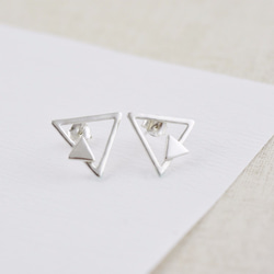 裸系 - 三角形耳環 | 925純銀 女款 可改夾式 簡約 手工銀飾 第3張的照片